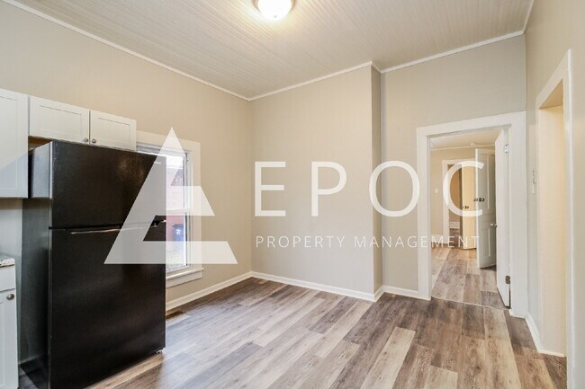 Foto del edificio - 836 E Devonshire St