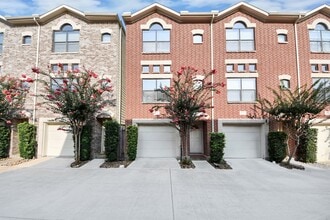 Building Photo - 8715 Meadowcroft Dr