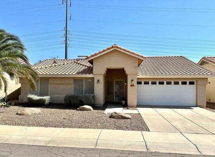 Primary Photo - Fantastic single level home in Ahwatukee's...