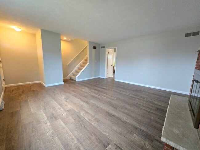 Foto del edificio - 306 Robinhood Ln