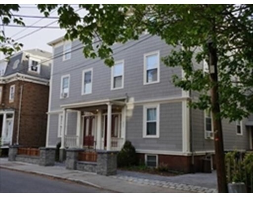 Building Photo - 366 Washington St