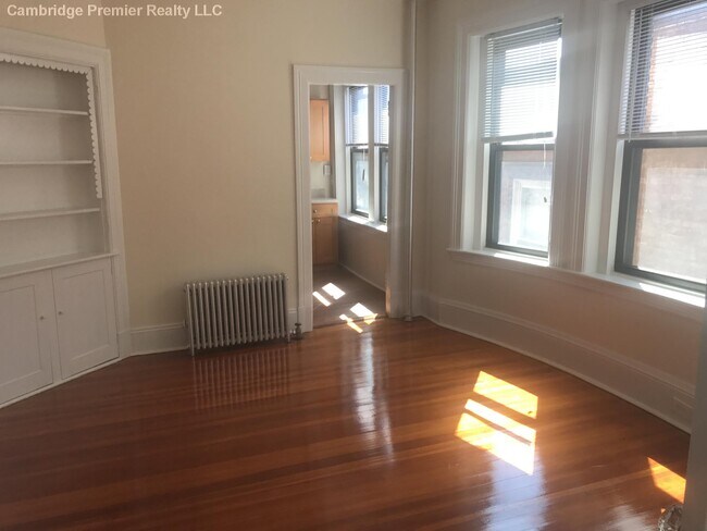 Foto del edificio - 885 Massachusetts Ave