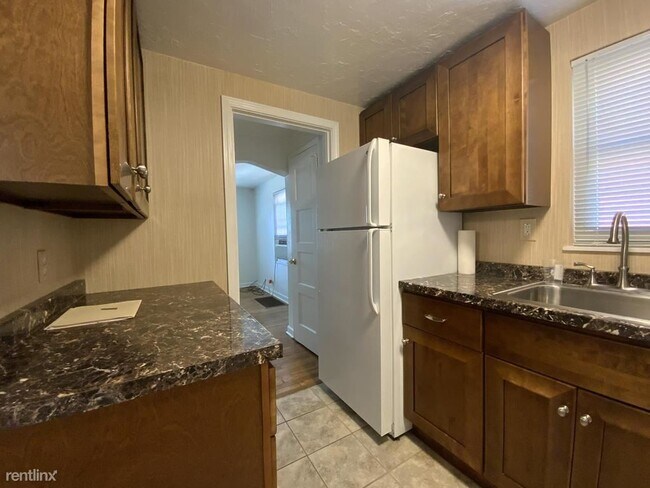 Building Photo - 2 br, 1 bath Townhome - 4434 Coleridge St