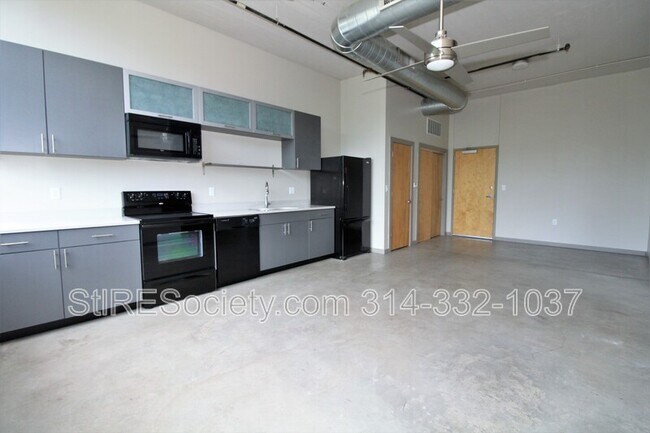 Foto del edificio - 8125 Michigan Ave