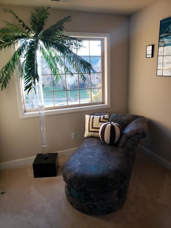 Foto del edificio - 689 Winter Hill