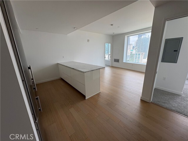 Foto del edificio - 1050 S Grand Ave