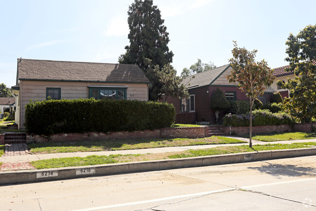 Building Photo - The Village Square