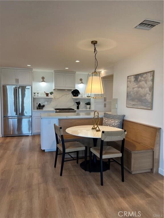 Foto del edificio - 723 Palisades Beach Rd