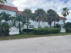 Building Photo - 401 SW 13th Pl
