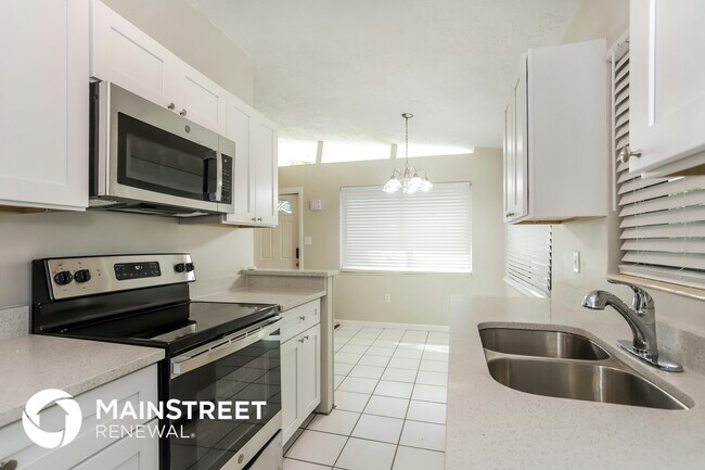 Building Photo - 3759 St Charles Cir