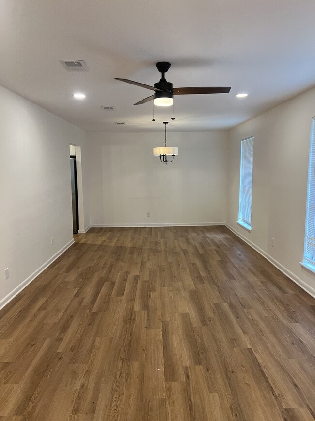 Foto del edificio - 626 Georgia Ave