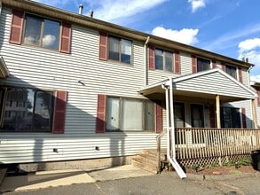 Building Photo - 151 Newington Ave