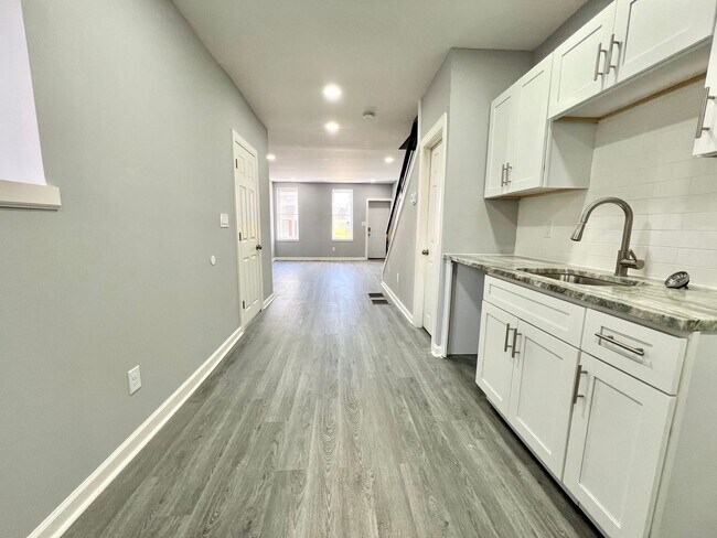 Foto del edificio - Anika Homes 3 Bedroom