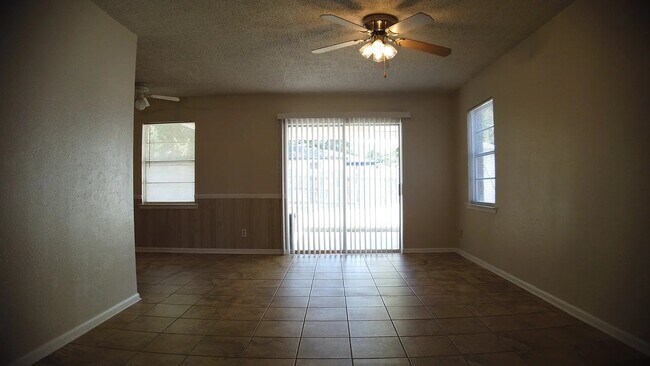 Building Photo - 1506 McCreary Ave