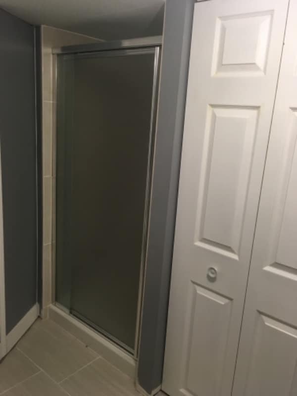 Building Photo - 393 Wellington Ave