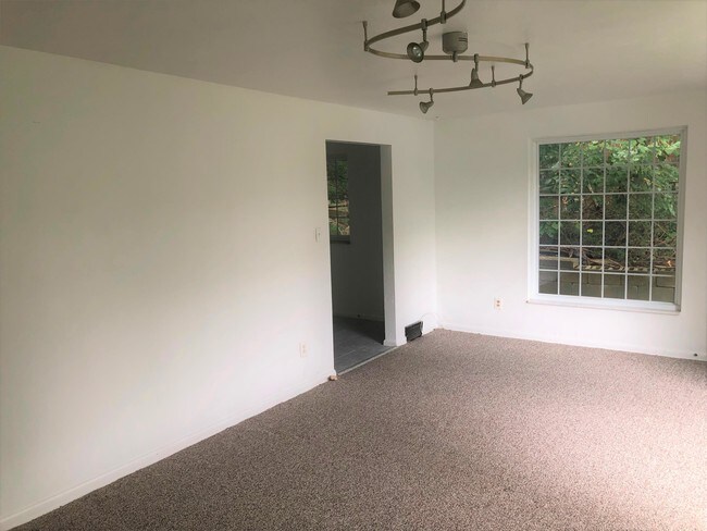 Building Photo - 7917 Orlan Pl