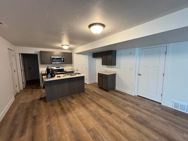 Foto del edificio - 656 Butte Ln