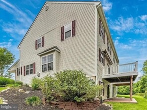 Building Photo - 30 Steeplechase Cir