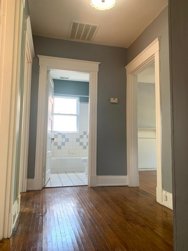 Hallway - 3554 Zumstein Ave