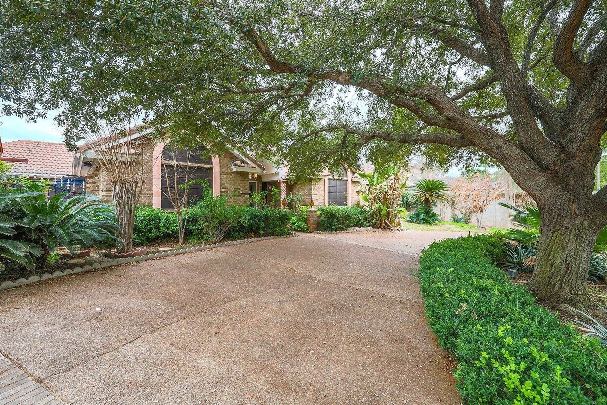 341 Regal Dr, Laredo, TX 78041 House Rental in Laredo, TX