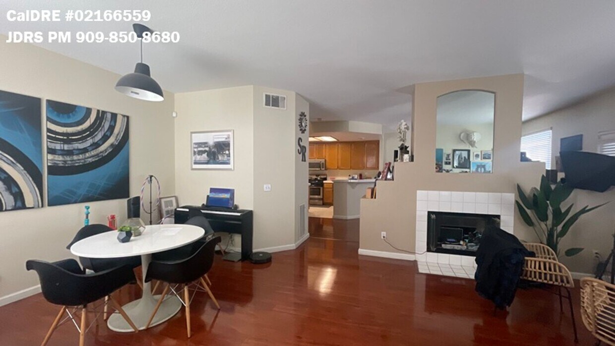 Building Photo - Ontario 3 Bedroom Townhome Available in Oc...