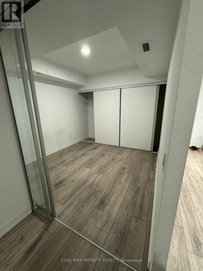 Building Photo - 1100 Sheppard Ave W