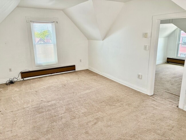 2/1 Apartment in Highland Park - Available Now! - 2/1 Apartment in Highland Park - Available Now!