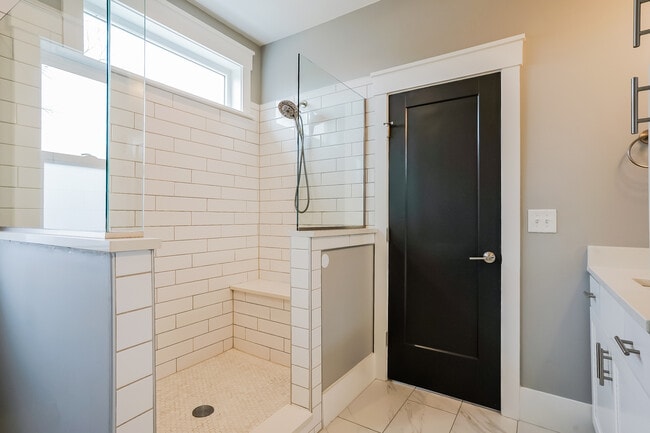 Foto del edificio - 1312 N Alston Ave