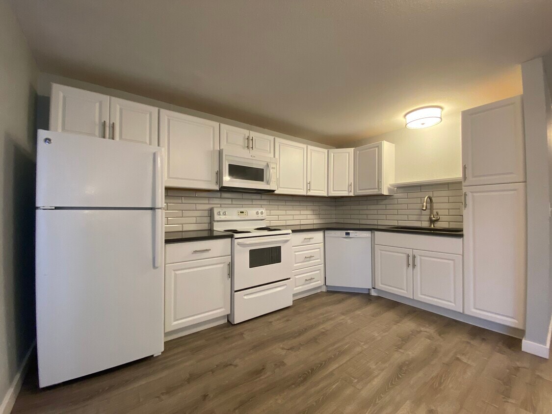 625 NW Fenton St Unit 625, Mcminnville, OR 97128 Apartments in