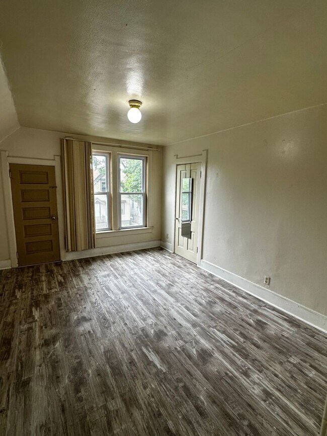 Foto del edificio - 1132 E Clarke St