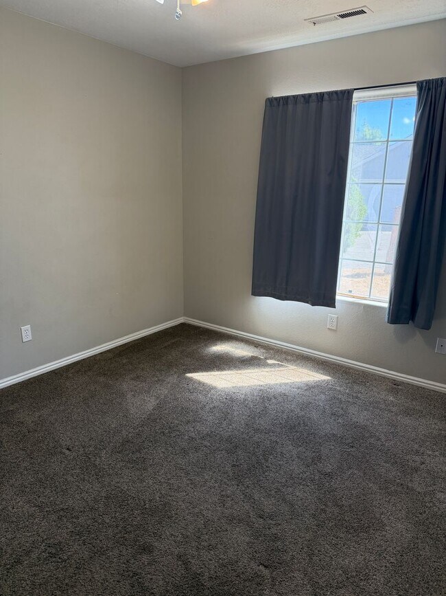 Foto del edificio - 3 bedroom 2 bath in home in Millcreek Cottages!