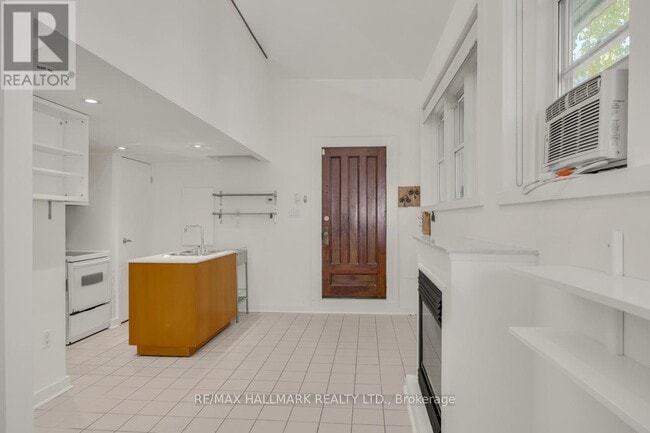 Building Photo - 321 Palmerston Blvd