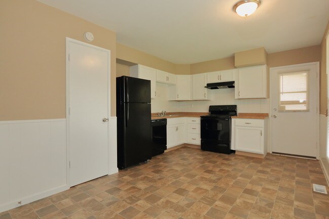 Building Photo - 2370 Liberty Dr