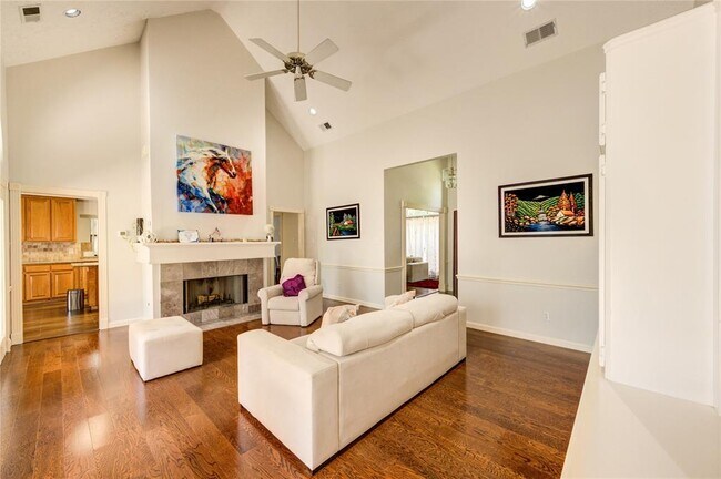 Foto del edificio - 14323 Burgoyne Rd