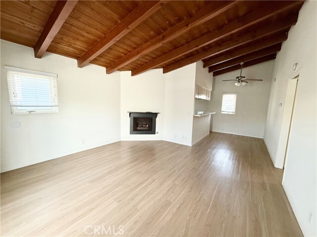 Building Photo - 224 Avenida Santa Barbara