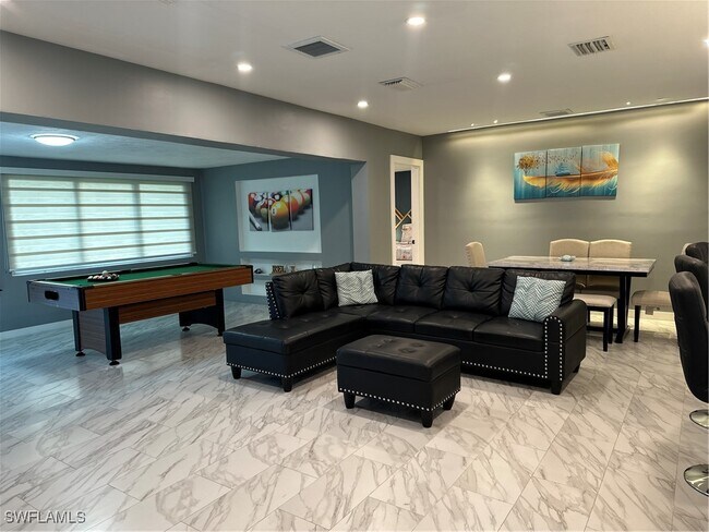 Building Photo - 5212 Santa Rosa Ct