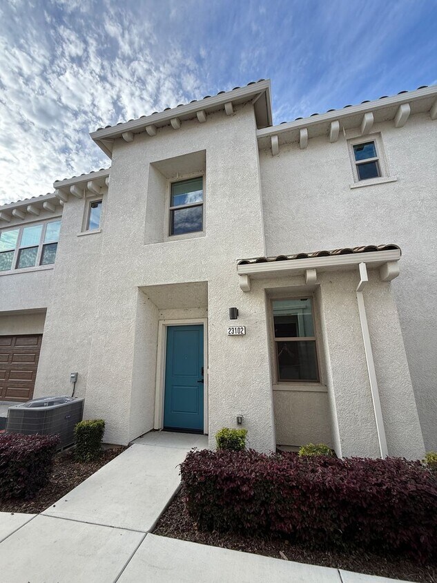 Primary Photo - Beautiful 3 bed/ 2.5 bath in Natomas!