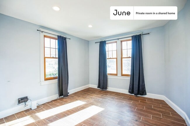 Building Photo - Room in Shared 7 bed/6 bath home
