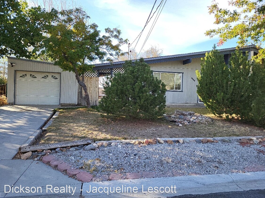 Primary Photo - 3 br, 1 bath House - 13391 Mount Hood Street