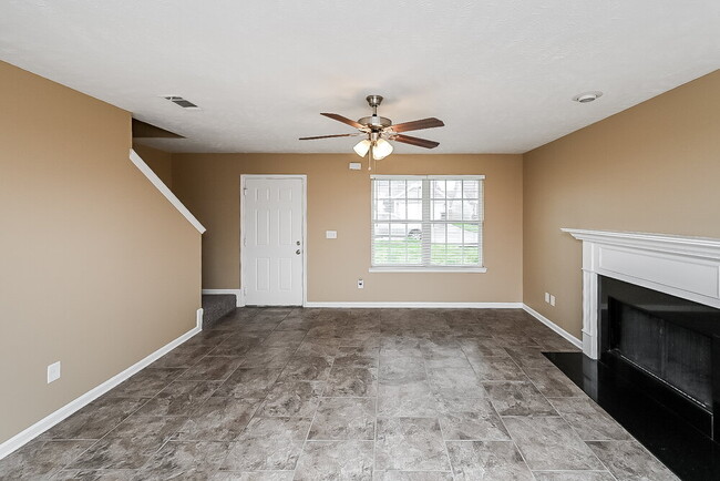 Building Photo - 319 Sarna Dr