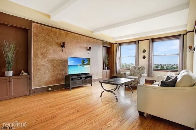 Foto del edificio - 1 br, 1 bath - 375 Mount Prospect Ave Apt 4C