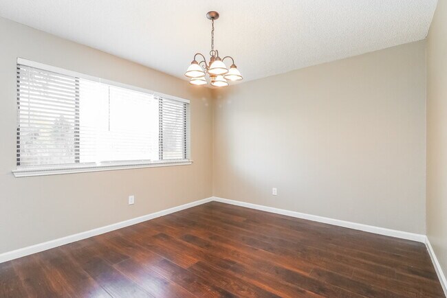 Building Photo - 4213 Claremont Dr