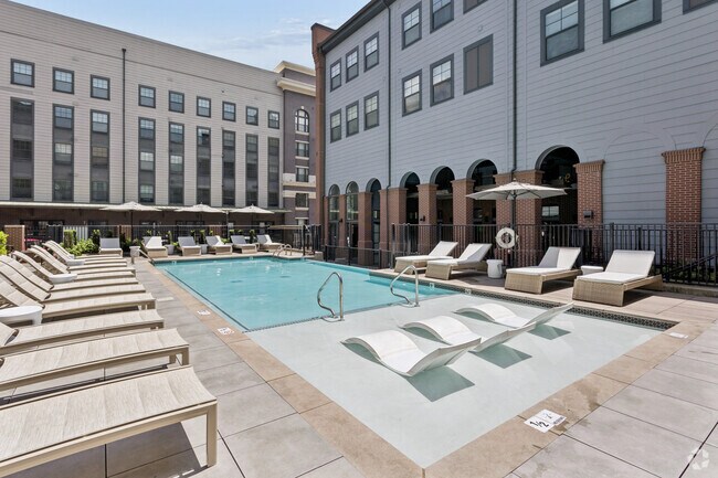 Piscina - LC Germantown