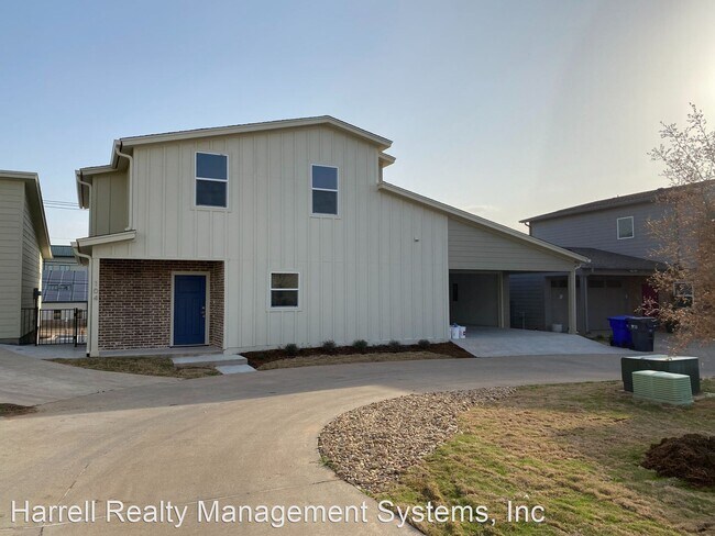 Building Photo - 4 br, 2.5 bath House - 401 Bosque Blvd. #104