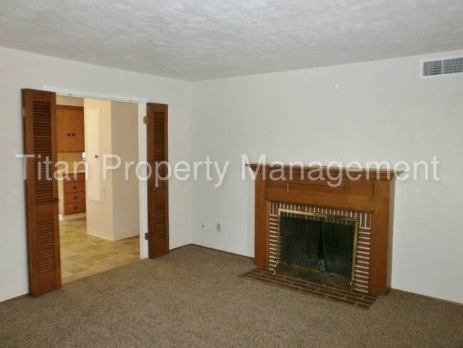 Building Photo - 5401 Dorset Way