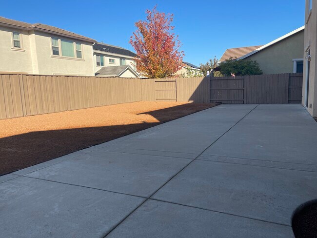 Foto del edificio - 9748 Collie Way