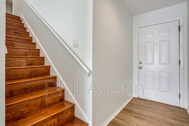Building Photo - 8409 Spring Valley Dr