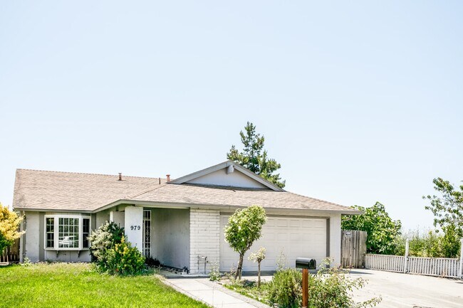 Building Photo - 979 Lobelia Ct