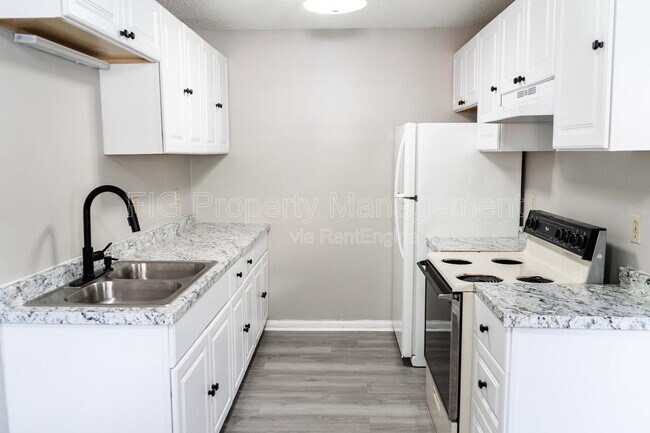 Foto del edificio - 129 Hillcrest Dr