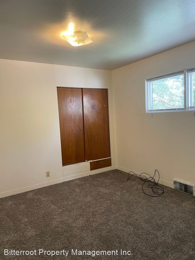 Building Photo - 2 br, 1 bath House - 320 South Grove Street